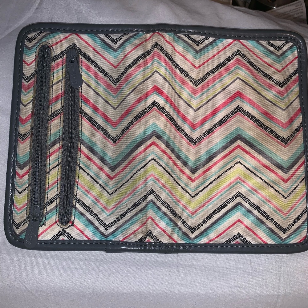 Thirty One Wallet Set - Picture 5 of 8